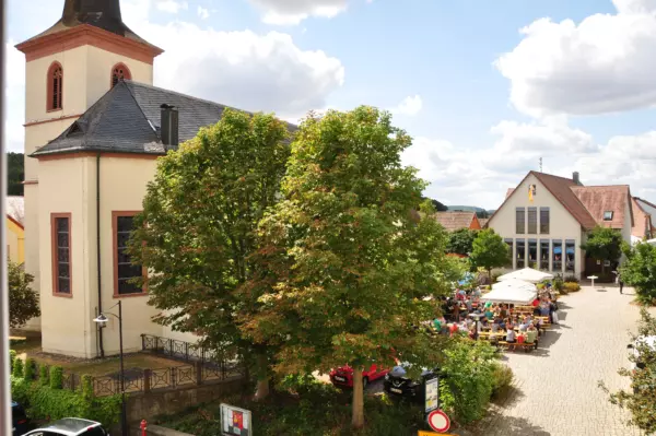 Foto Kirchplatz Pfarrfest
