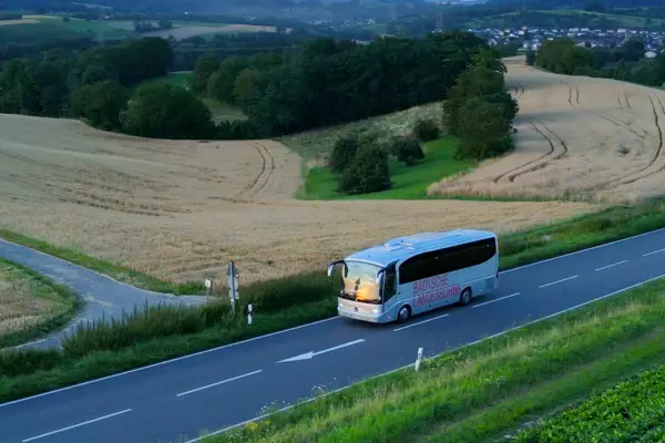 Luftbild Bus Siegersbusch Film