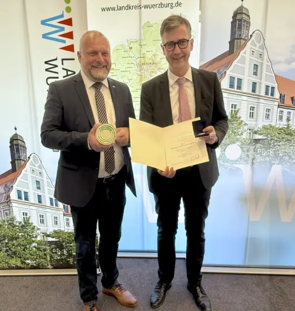 Goldene Verdienstmedaille für OB Christian Schuchardt by Dagmar Hofmann 7