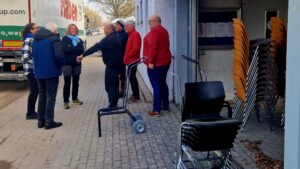20250328 Stuhlspende 1